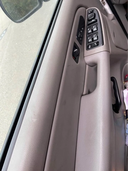 2006 Chevrolet Avalanche - Image 6 of 8