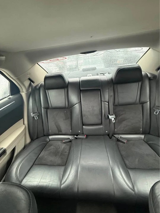 2006 Chrysler 300 (2005-2023) - Image 16 of 16