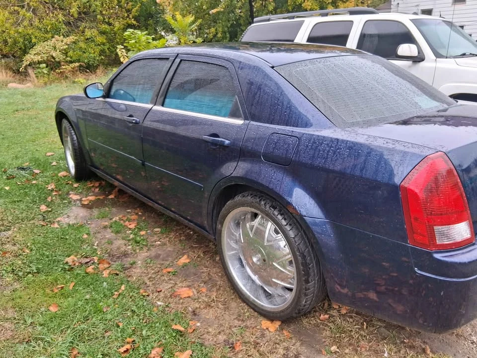 2006 Chrysler 300 (2005-2023) - Image 3 of 7
