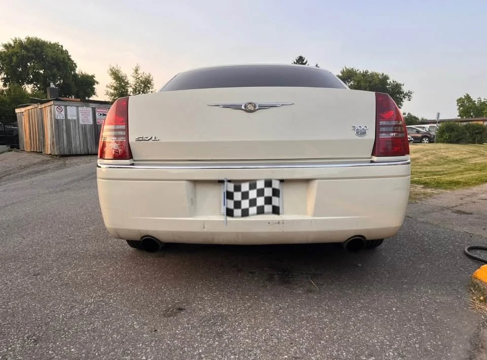 2006 Chrysler 300 (2005-2023) - Image 4 of 4