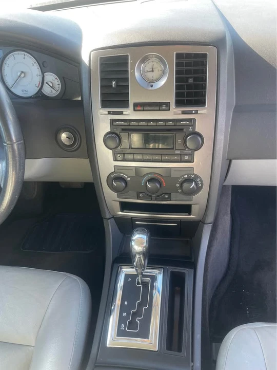2006 Chrysler 300 (2005-2023) - Image 7 of 11