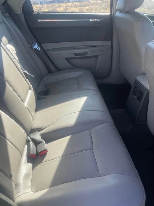 2006 Chrysler 300 (2005-2023) - Image 6 of 11