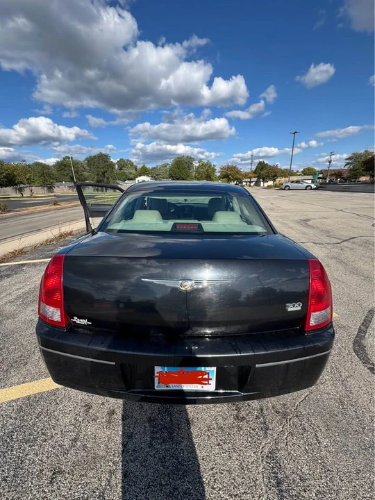 2006 Chrysler 300 (2005-2023) - Image 2 of 16