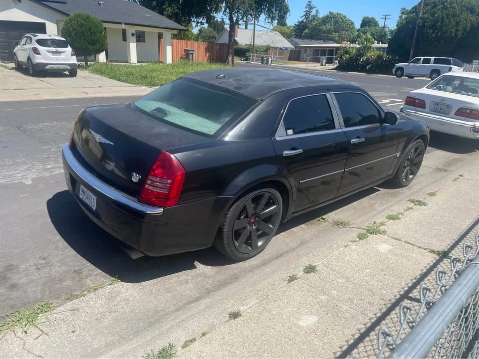 2006 Chrysler 300 (2005-2023) - Image 2 of 5