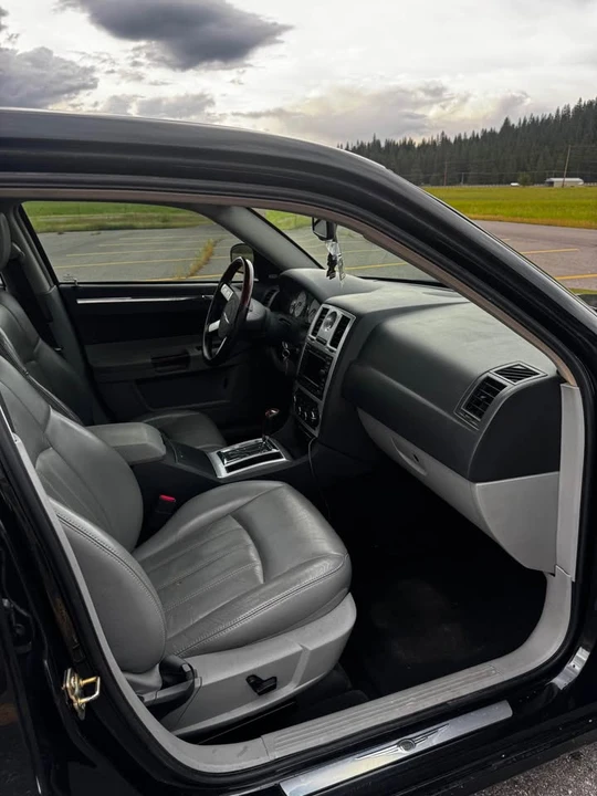 2006 Chrysler 300 (2005-2023) - Image 13 of 17