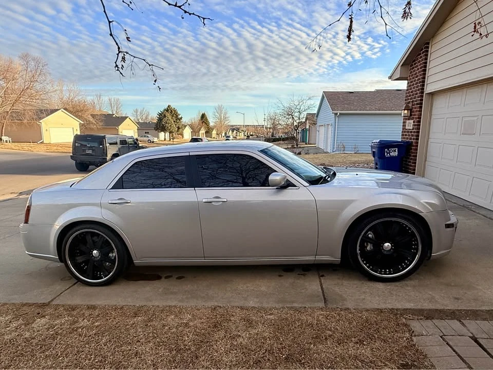 2006 Chrysler 300 (2005-2023) - Image 7 of 12