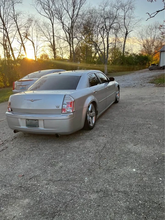 2006 Chrysler 300 (2005-2023) - Image 2 of 11