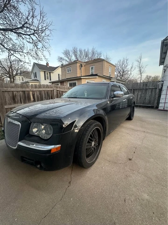 2006 Chrysler 300 (2005-2023) - Image 2 of 2