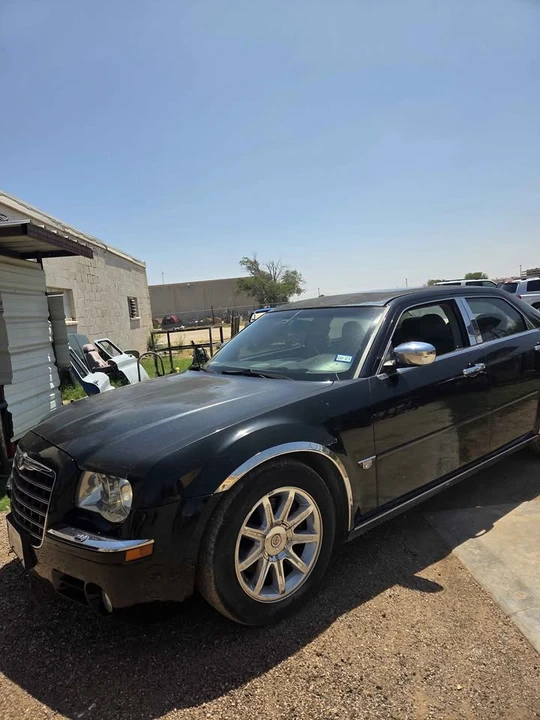2006 Chrysler - Image 2 of 13