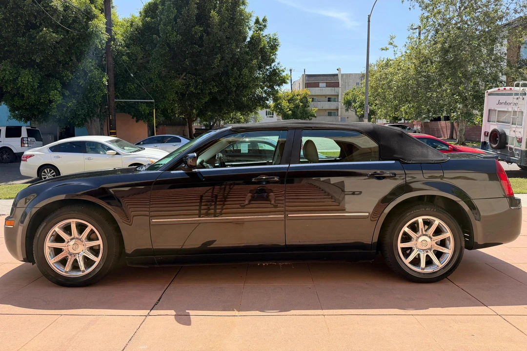 2006 Chrysler 300 (2005-2023) - Image 3 of 31