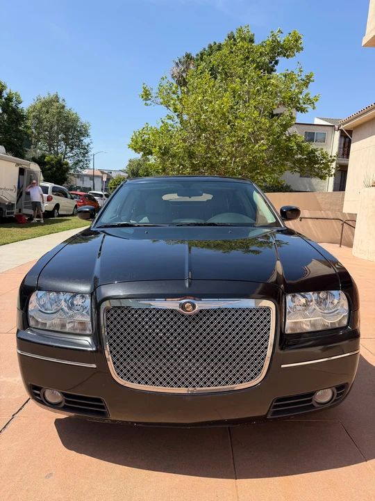 2006 Chrysler 300 (2005-2023) - Image 9 of 31