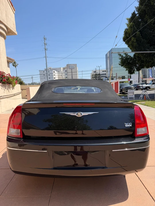 2006 Chrysler 300 (2005-2023) - Image 12 of 31
