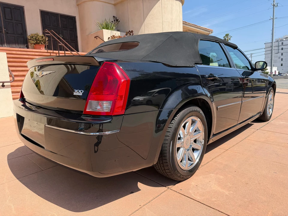 2006 Chrysler 300 (2005-2023) - Image 13 of 31