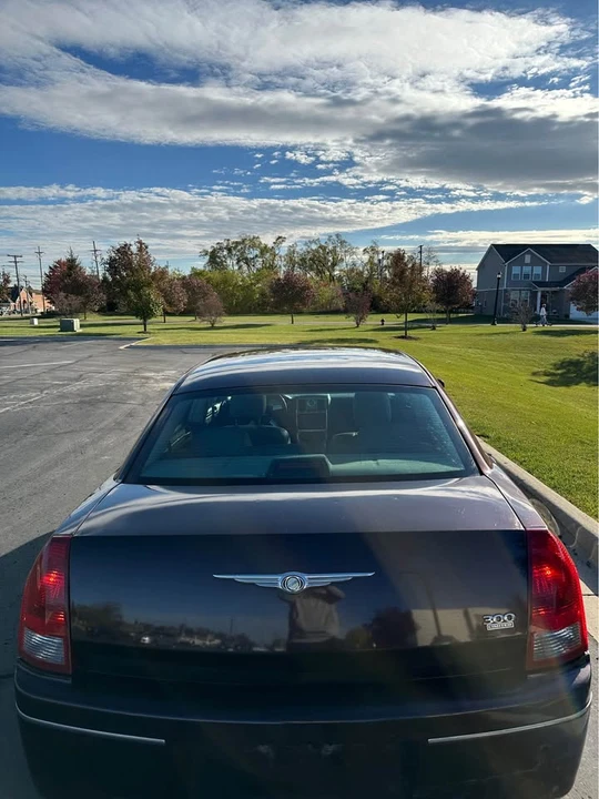 2006 Chrysler 300 (2005-2023) - Image 8 of 12