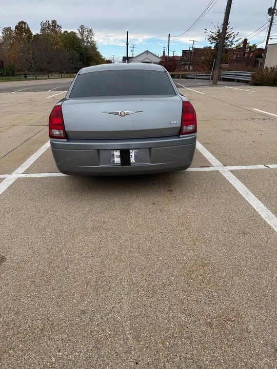 2006 Chrysler 300 (2005-2023) - Image 6 of 9