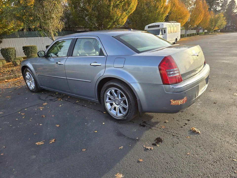 2006 Chrysler 300 (2005-2023) - Image 2 of 14