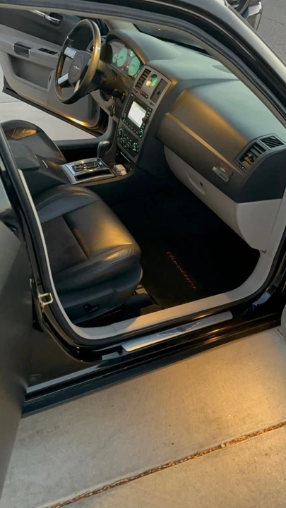 2006 Chrysler 300 (2005-2023) - Image 27 of 31