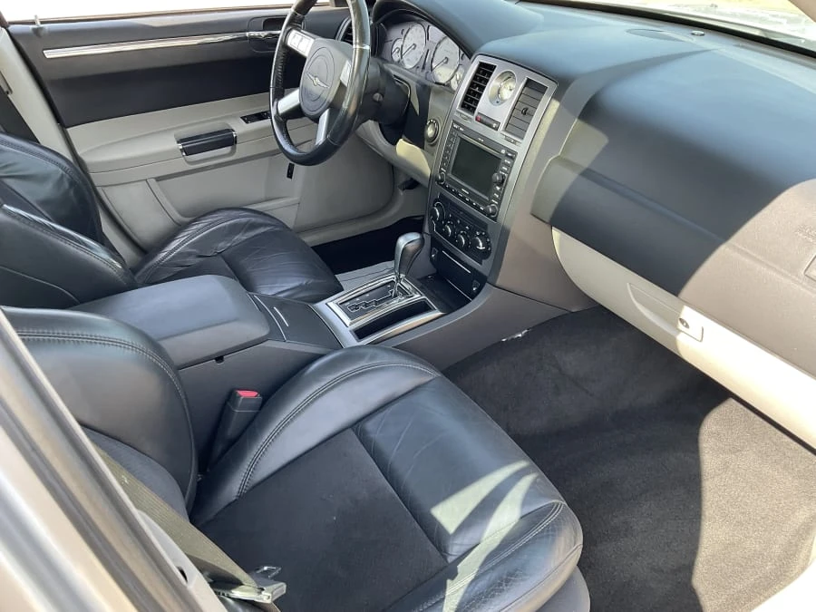 2006 Chrysler 300 (2005-2023) - Image 9 of 13