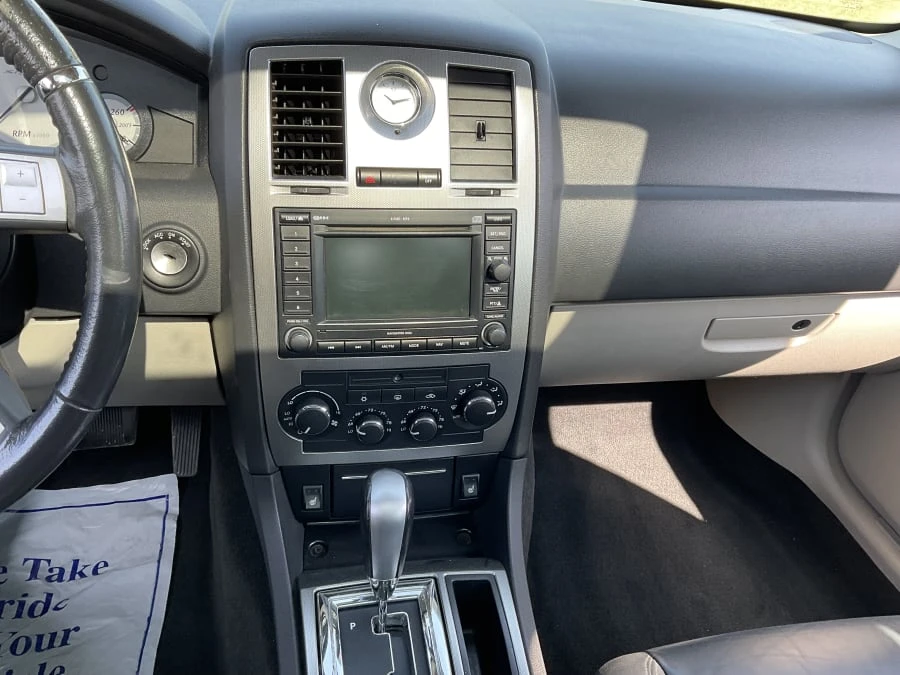 2006 Chrysler 300 (2005-2023) - Image 10 of 13