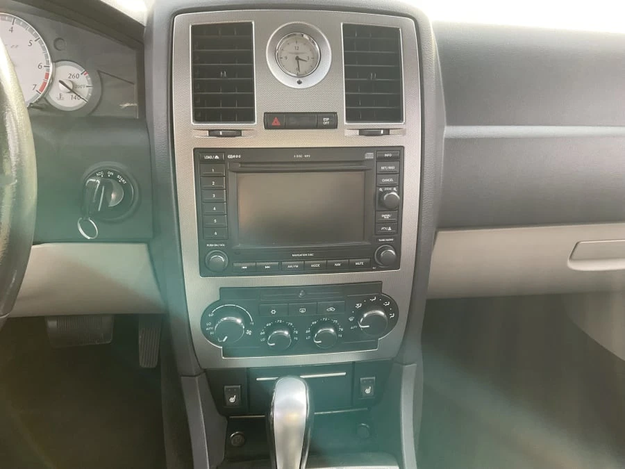 2006 Chrysler 300 (2005-2023) - Image 8 of 10