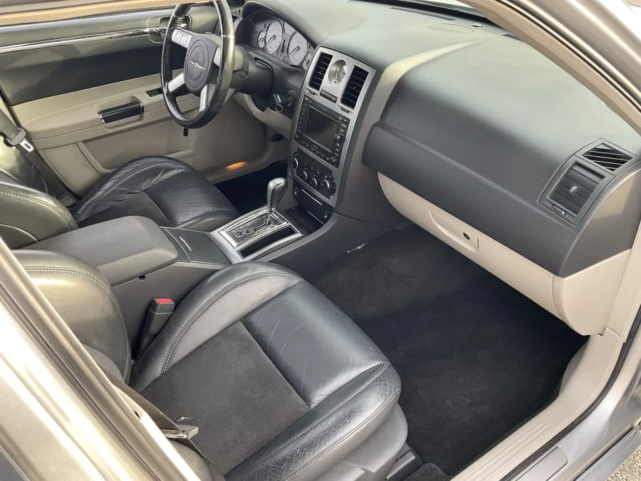 2006 Chrysler 300 (2005-2023) - Image 5 of 10
