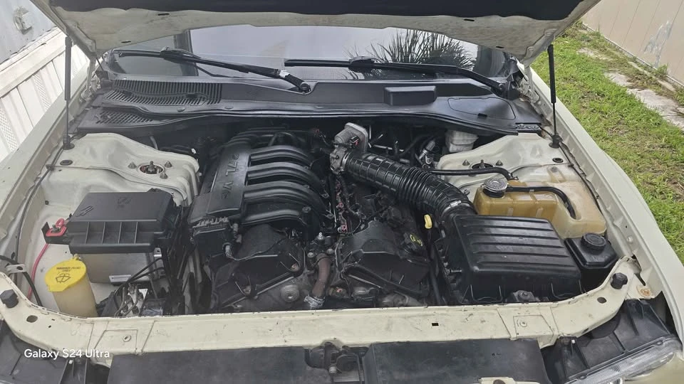 2006 Chrysler 300 (2005-2023) - Image 2 of 12