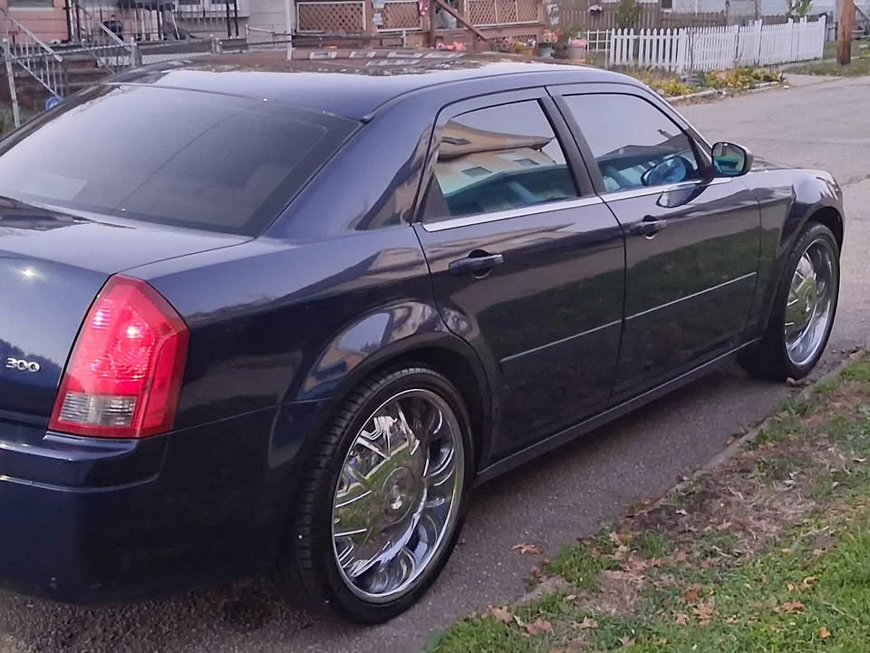 2006 Chrysler 300 (2005-2023) - Image 3 of 8