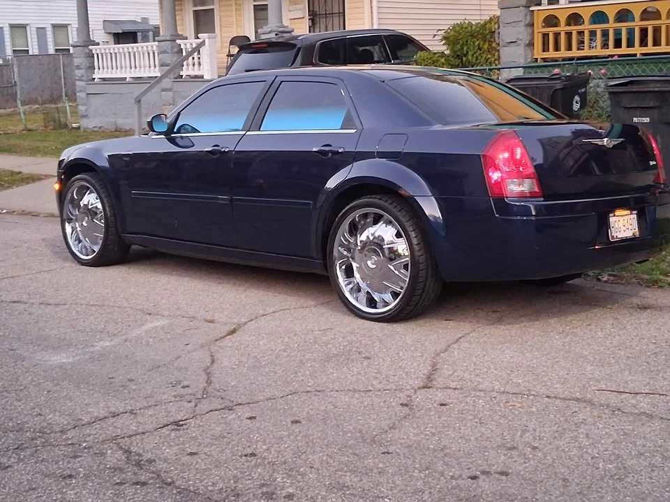 2006 Chrysler 300 (2005-2023) - Image 2 of 8