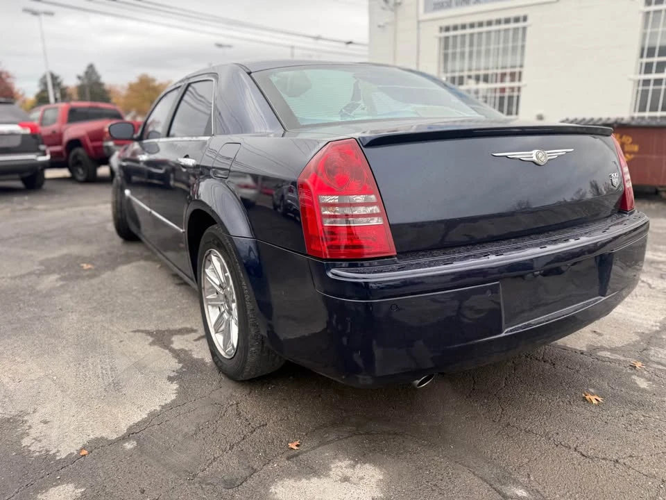 2006 Chrysler 300 (2005-2023) - Image 8 of 17