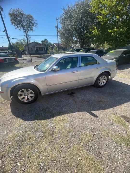 2006 Chrysler 300 (2005-2023) - Image 2 of 4