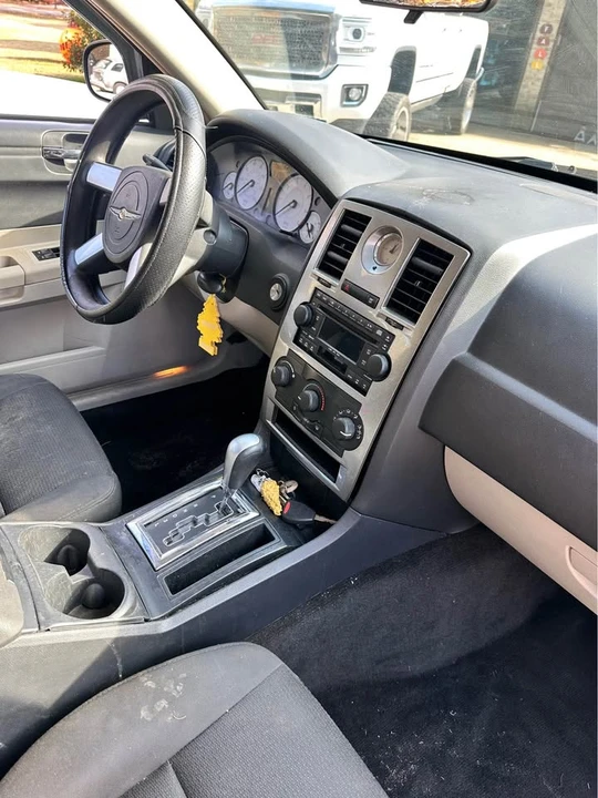 2006 Chrysler 300 (2005-2023) - Image 7 of 11