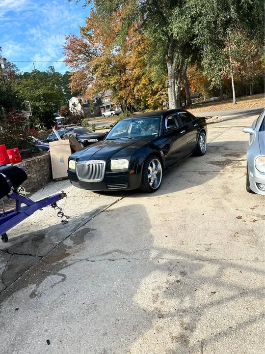 2006 Chrysler 300 (2005-2023) - Image 2 of 11