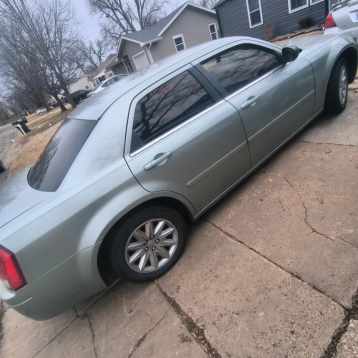 2006 Chrysler 300 (2005-2023) - Image 7 of 10