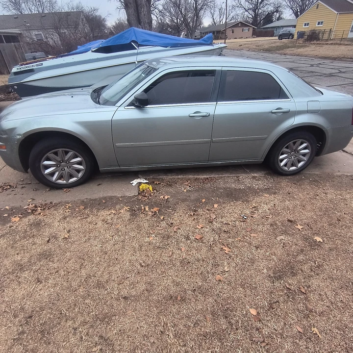 2006 Chrysler 300 (2005-2023) - Image 2 of 10