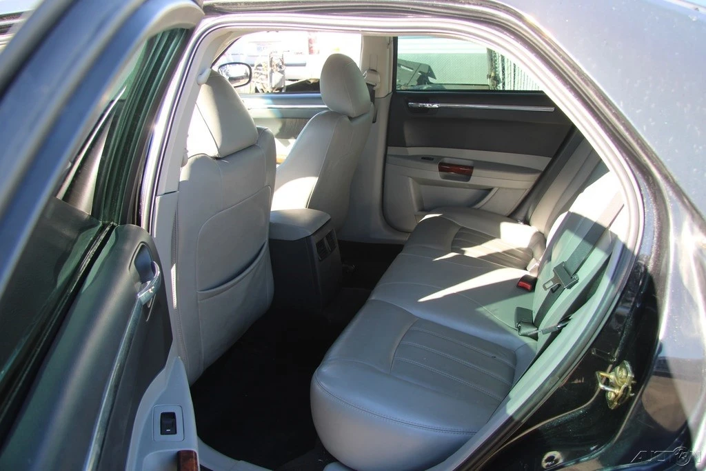 2006 Chrysler 300 (2005-2023) - Image 19 of 21