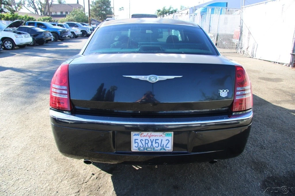2006 Chrysler 300 (2005-2023) - Image 4 of 21