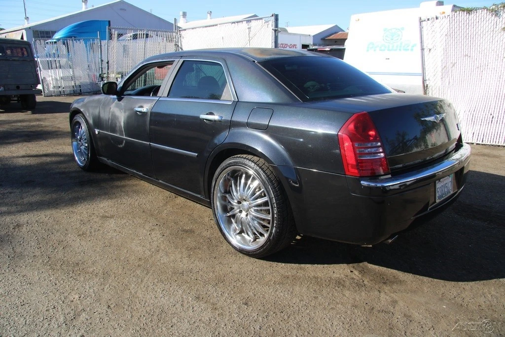 2006 Chrysler 300 (2005-2023) - Image 5 of 21