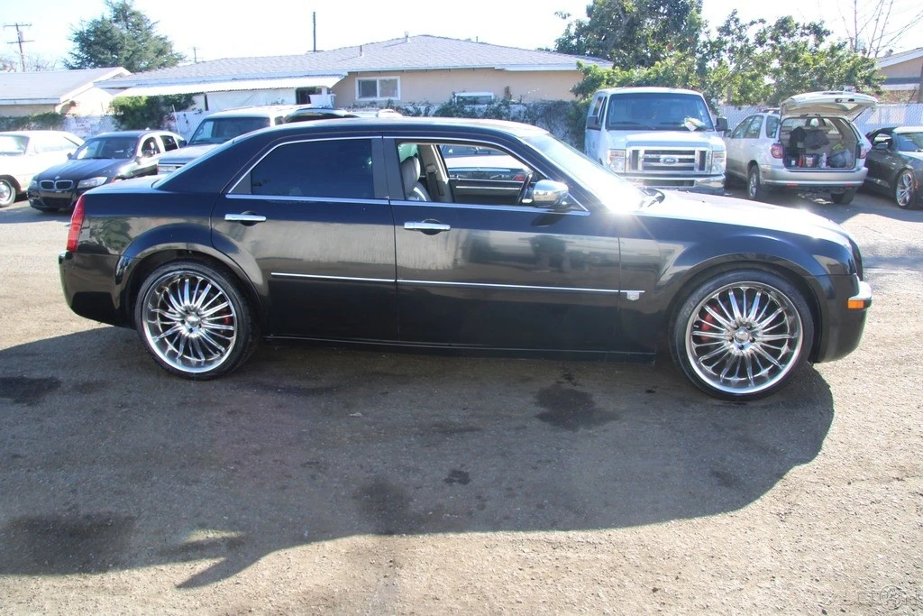 2006 Chrysler 300 (2005-2023) - Image 2 of 21