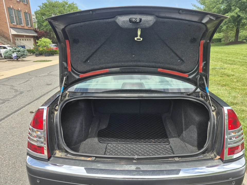 2006 Chrysler 300 (2005-2023) - Image 8 of 26