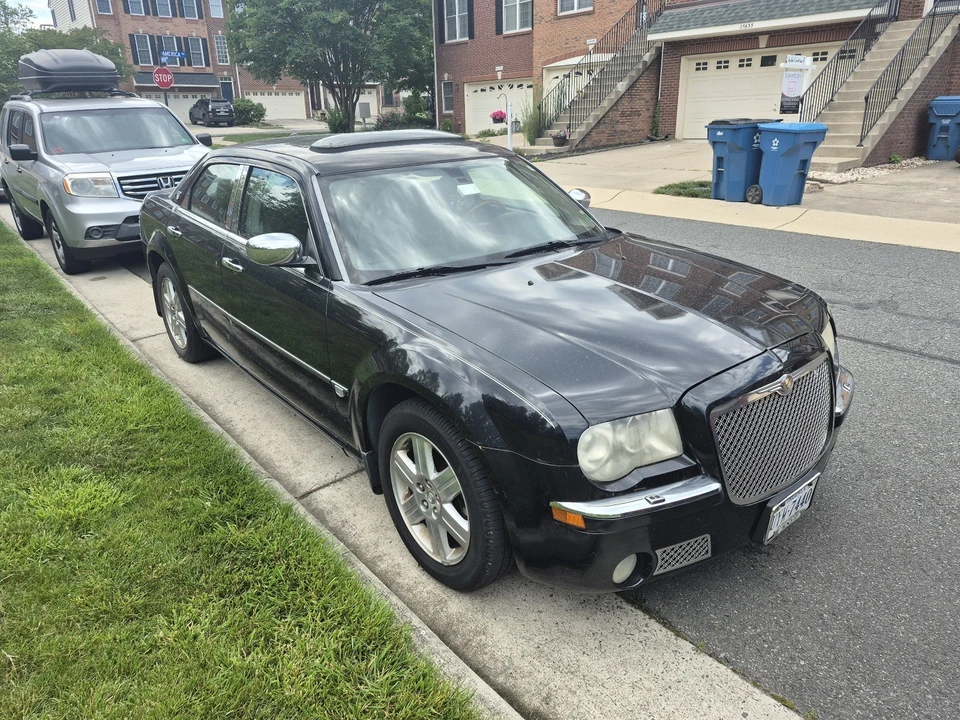 2006 Chrysler 300 (2005-2023) - Image 2 of 26