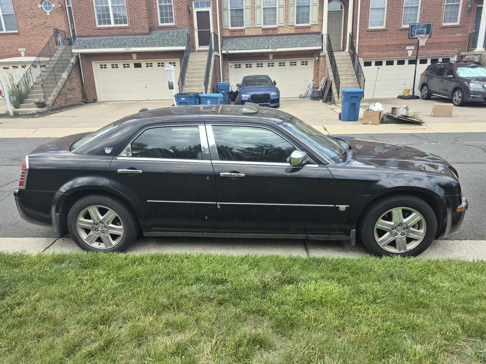 2006 Chrysler 300 (2005-2023) - Image 3 of 26
