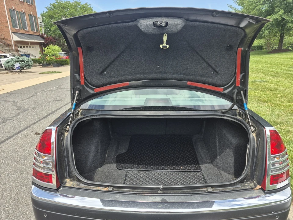 2006 Chrysler 300 (2005-2023) - Image 8 of 26