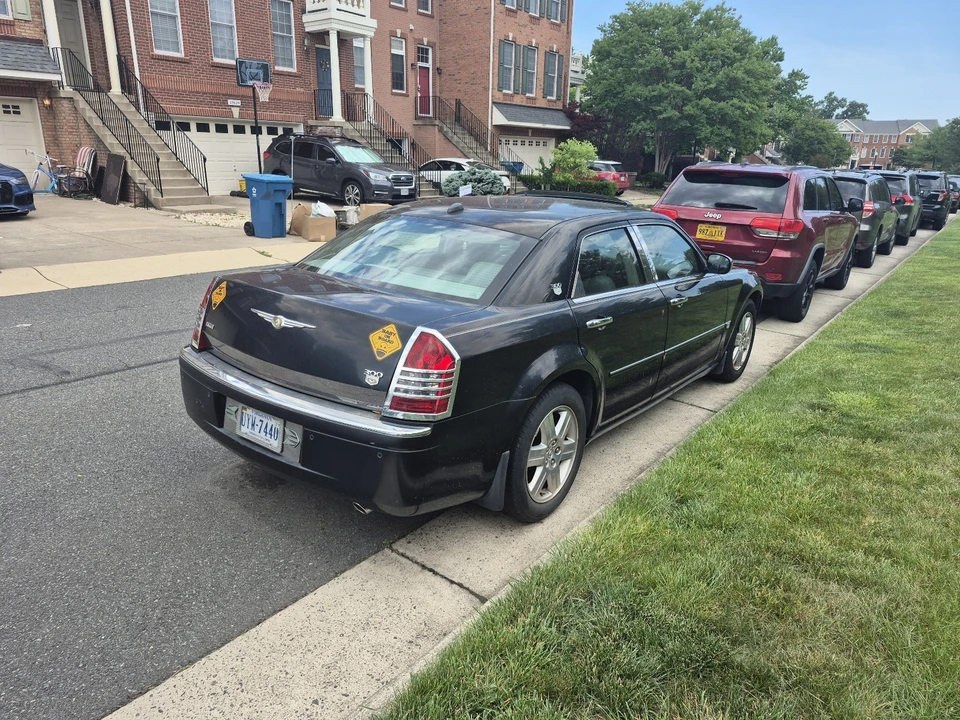 2006 Chrysler 300 (2005-2023) - Image 4 of 26
