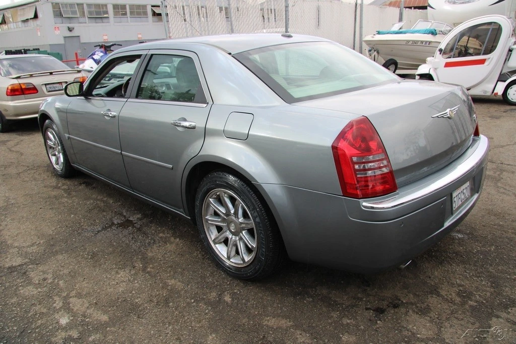 2006 Chrysler 300 (2005-2023) - Image 4 of 21