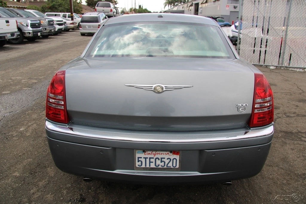 2006 Chrysler 300 (2005-2023) - Image 5 of 21