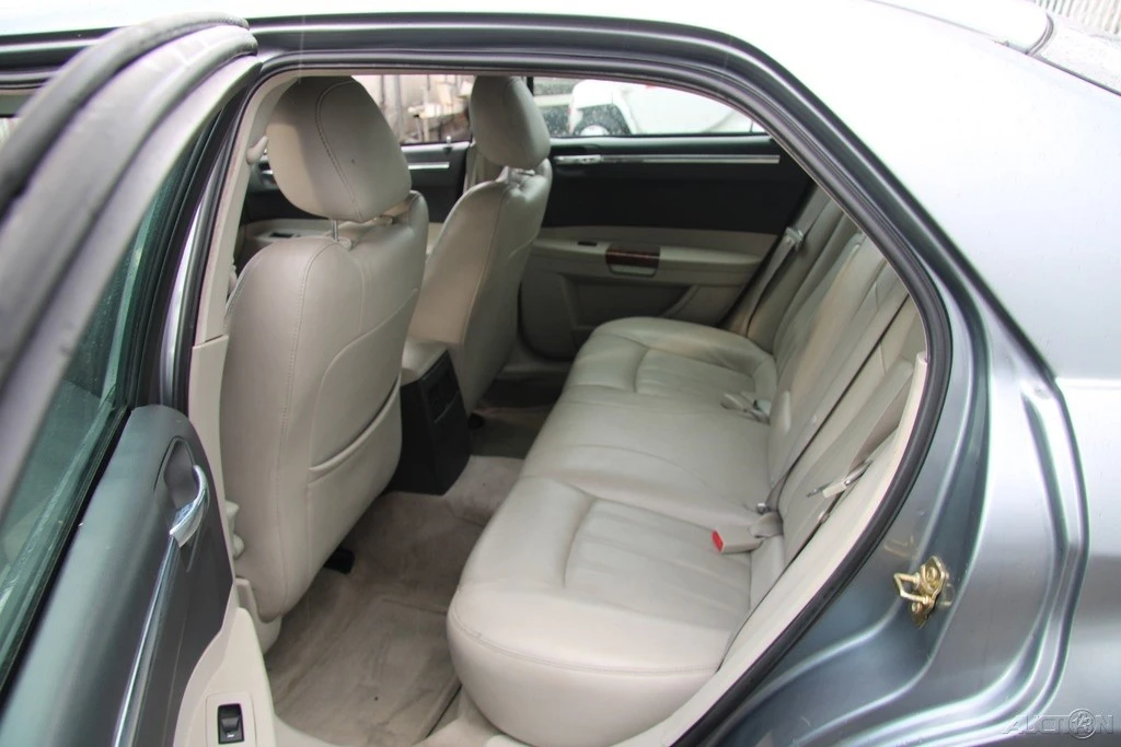 2006 Chrysler 300 (2005-2023) - Image 20 of 21