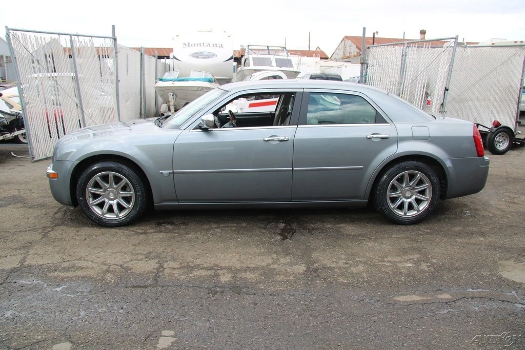 2006 Chrysler 300 (2005-2023) - Image 3 of 21