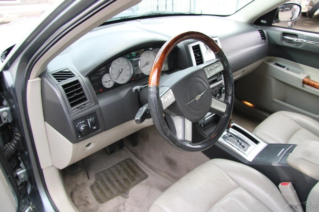 2006 Chrysler 300 (2005-2023) - Image 13 of 21