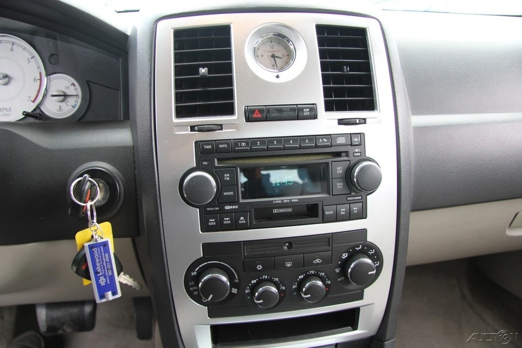 2006 Chrysler 300 (2005-2023) - Image 17 of 21