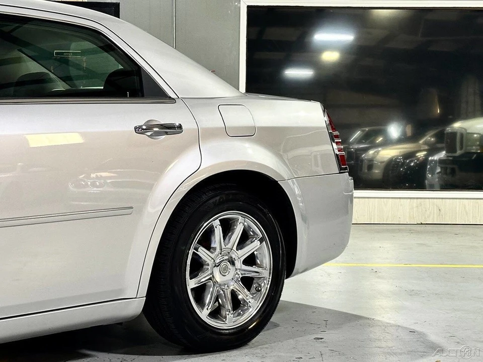 2006 Chrysler 300 (2005-2023) - Image 5 of 24
